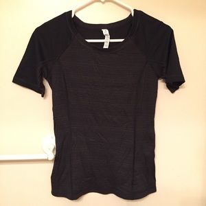 Lululemon devotion short sleeve shirt. Black